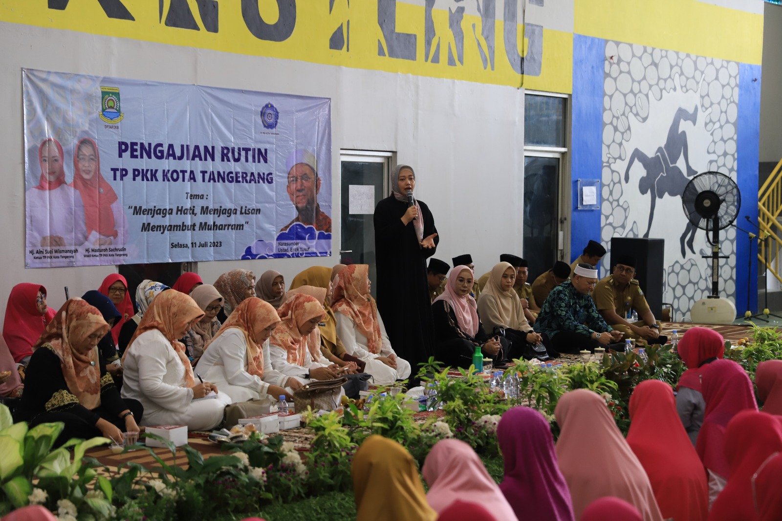 IMG-sambut-bulan-muharam-ratusan-ibu-ibu-pkk-kota-tangerang-gelar-pengajian-keagamaan-di-gor-kecamatan-cibodas