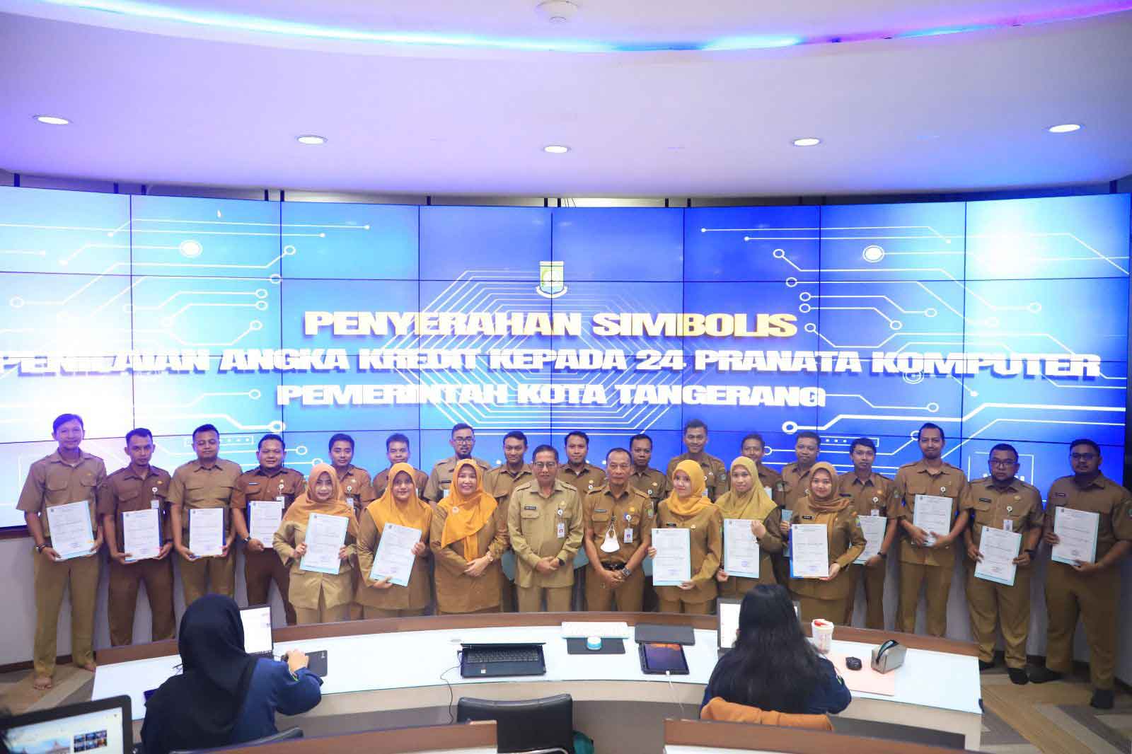 IMG-24-pranata-komputer-pemkot-tangerang-terima-penilaian-angka-kredit