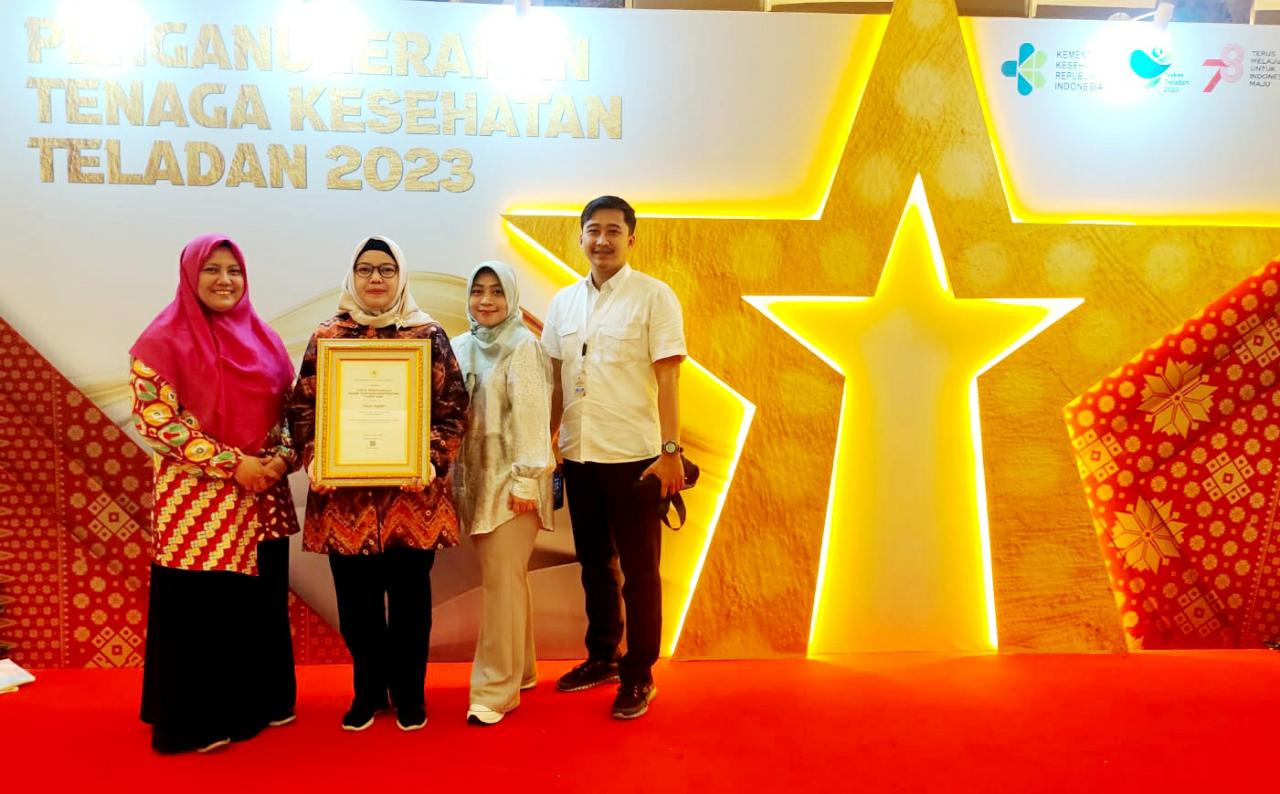 IMG-dedikasi-atasi-tbc-di-kota-tangerang-yuyun-sopiah-dinobatkan-sebagai-kader-posyandu-berprestasi-tingkat-nasional-2023