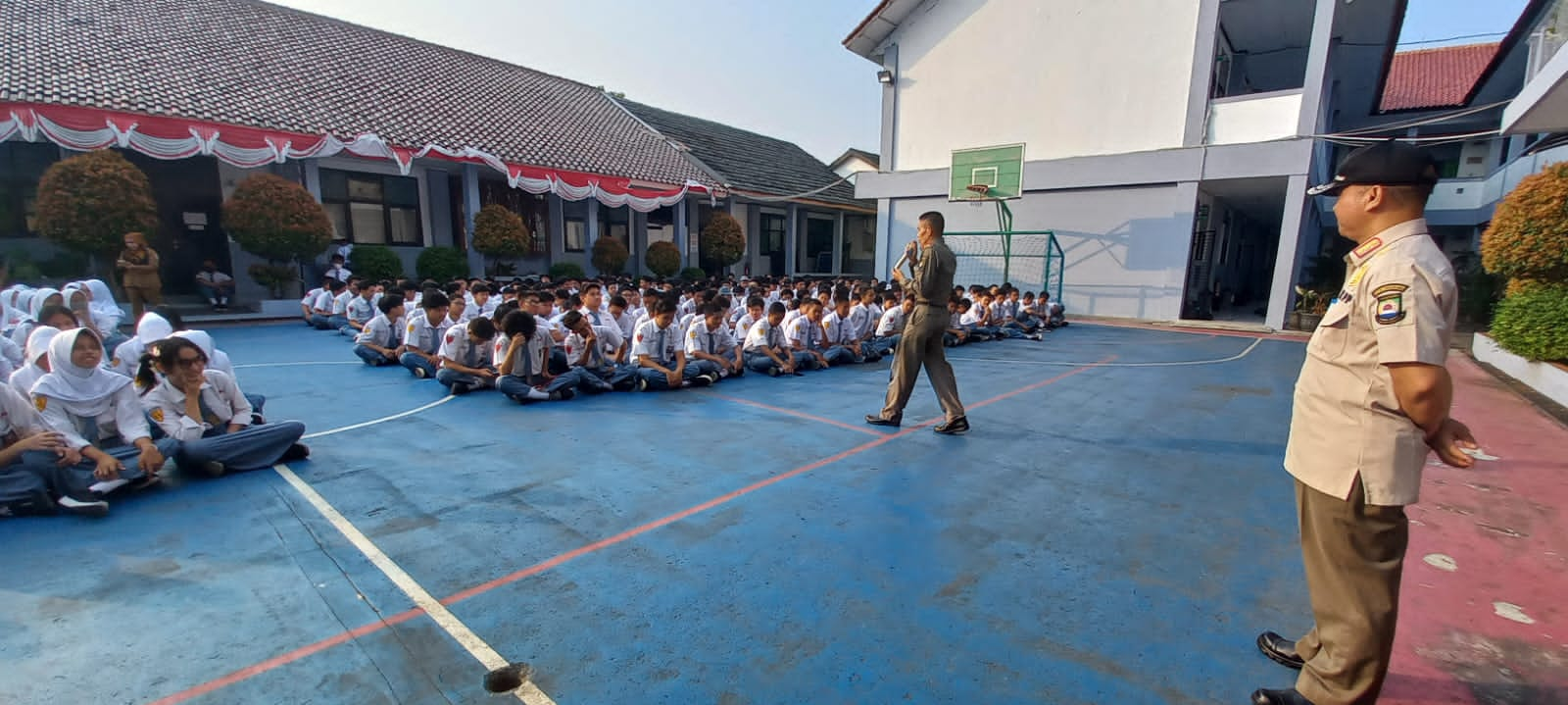 IMG-satpol-pp-kota-tangerang-goes-to-school-edukasi-se-pencemaran-udara-hingga-larangan-bakar-sampah