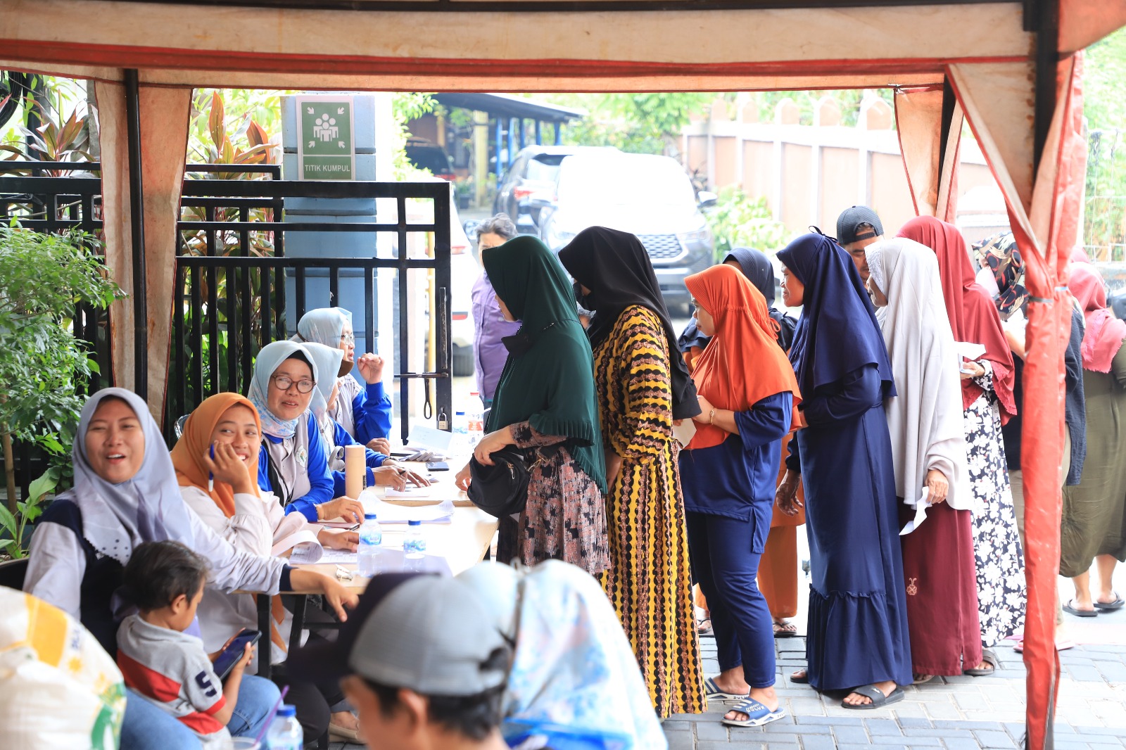 IMG-sasar-78-515-keluarga-pemkot-tangerang-salurkan-bantuan-pangan-cadangan-beras-pemerintah
