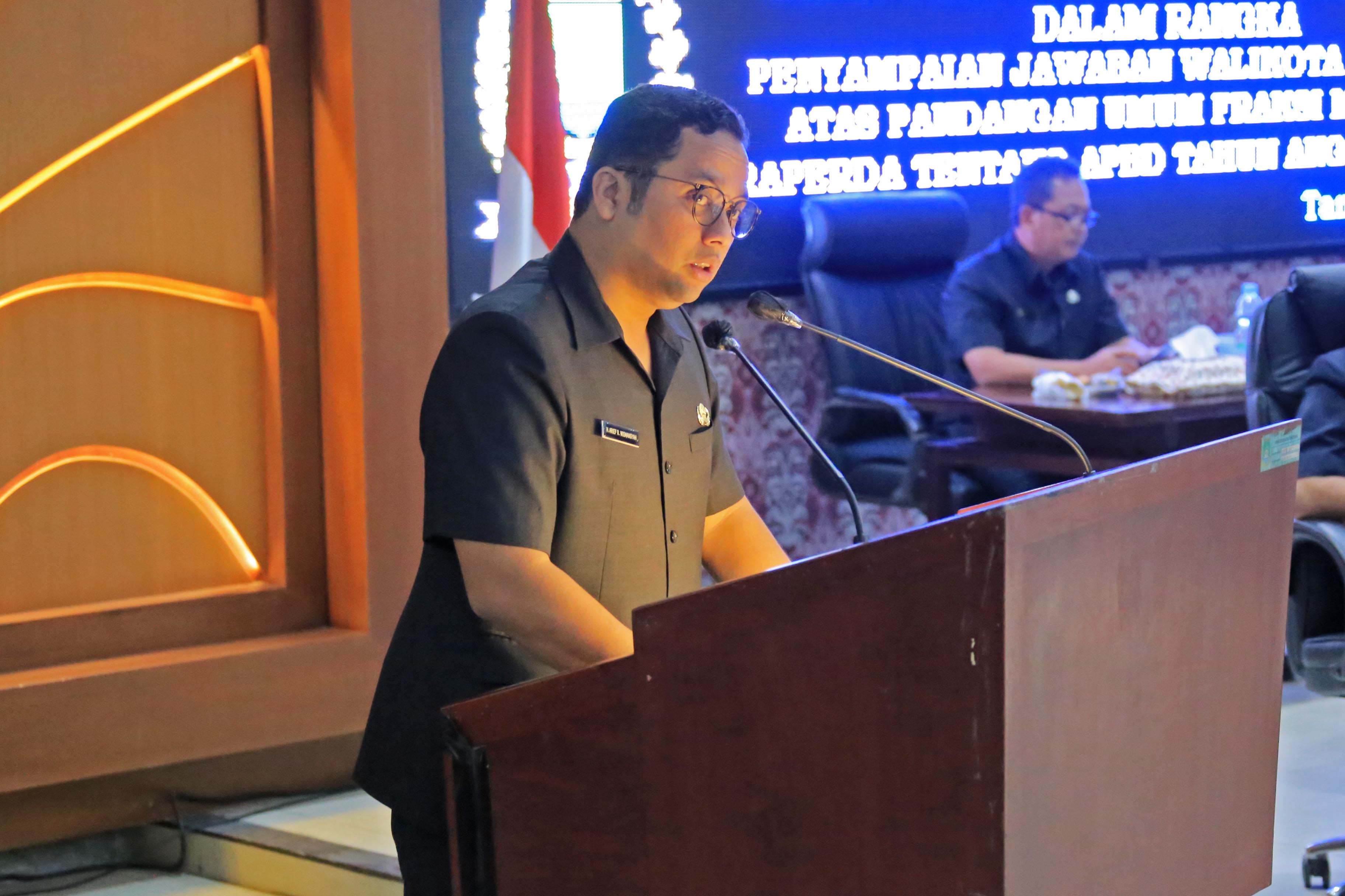 IMG-begini-jawaban-wali-kota-atas-pandangan-umum-fraksi-soal-raperda-apbd-2024