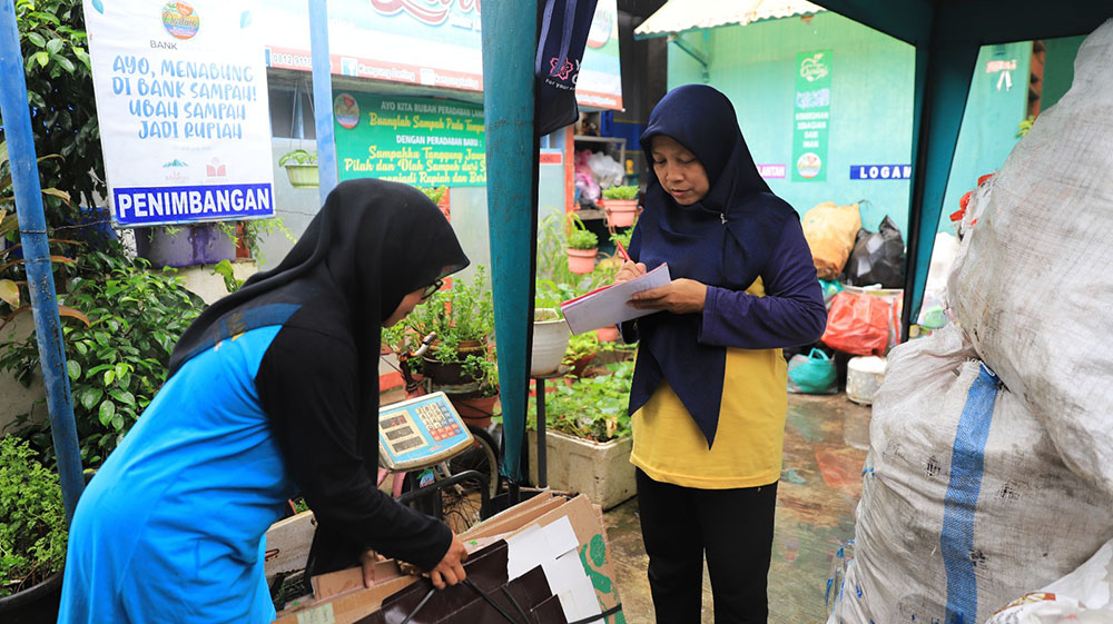 IMG-manfaatkan-sampah-di-lingkungan-dengan-bank-sampah-simak-cara-pembuatan-bank-sampah-di-kota-tangerang
