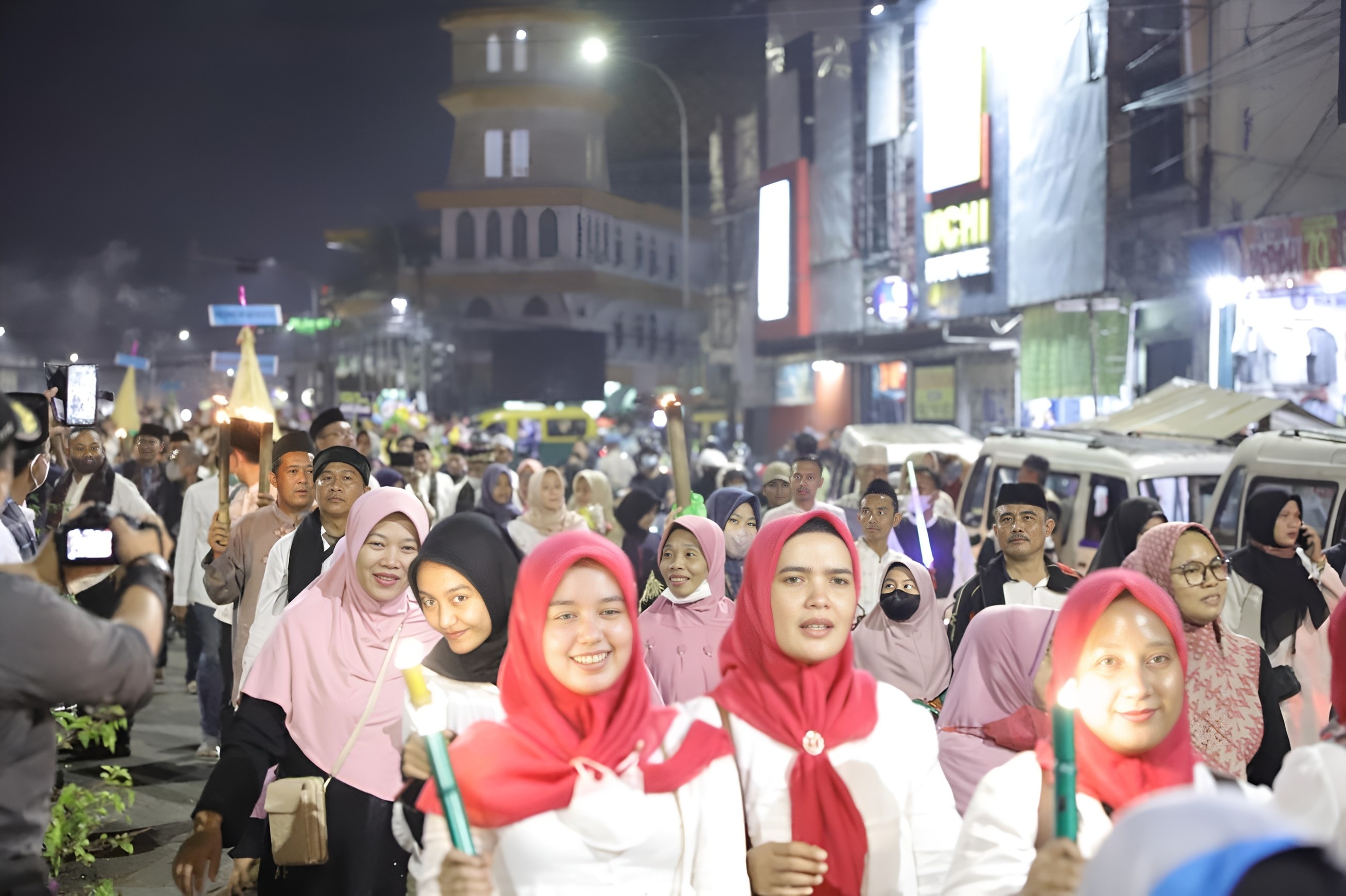 IMG-ayo-ramaikan-pawai-obor-elektrik-di-festival-maulid-kota-tangerang