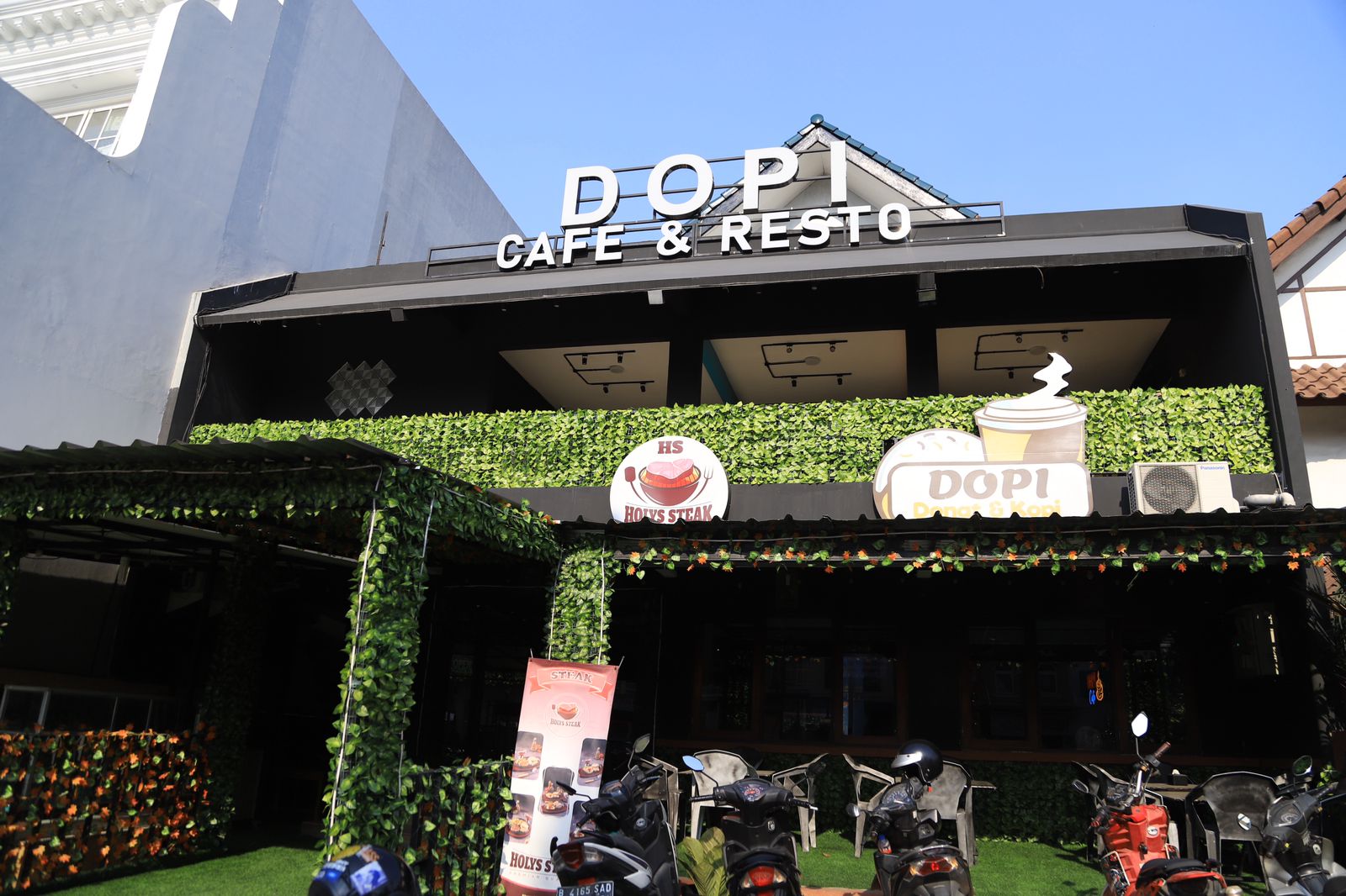 IMG-dopi-cafe-tempat-nongkrong-family-friendly-di-kota-tangerang