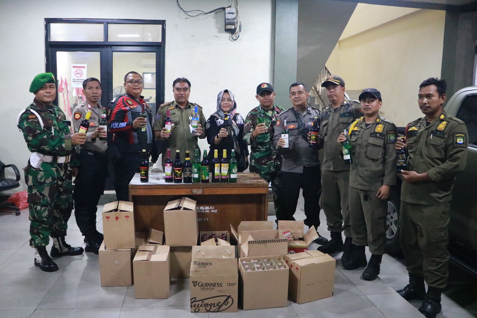 IMG-174-botol-miras-diamankan-satpol-pp-kota-tangerang