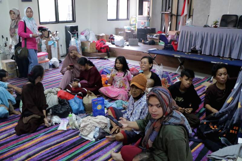 IMG-kebakaran-tpa-rawa-kucing-reda-sebagian-pengungsi-berangsur-pulang