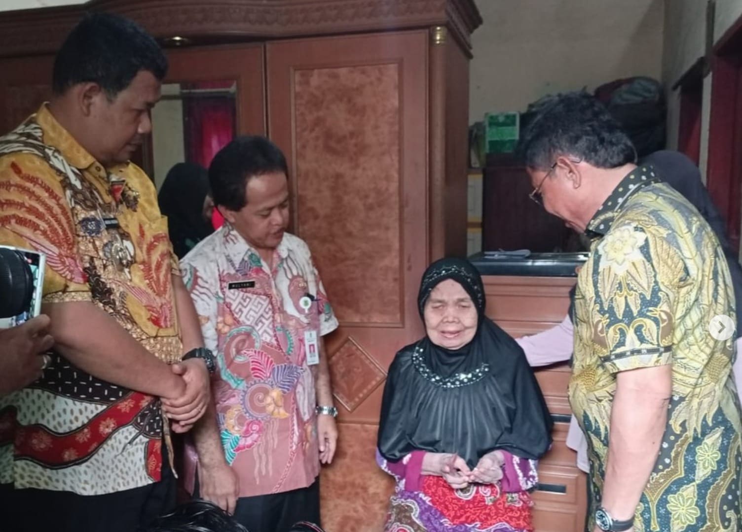 IMG-pemkot-tangerang-berikan-bantuan-bagi-penyandang-disabilitas-tahap-kedua