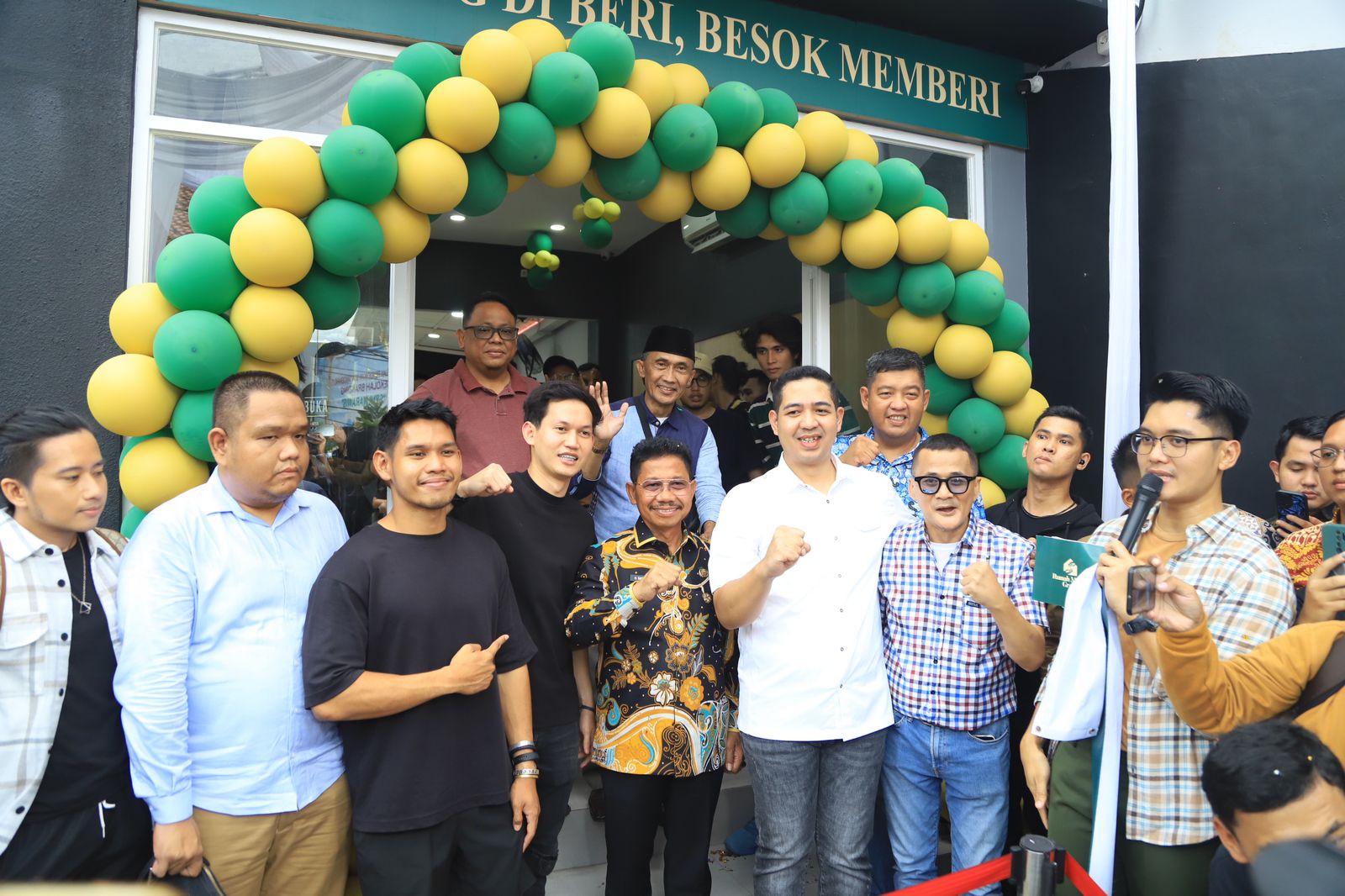 IMG-konten-kreator-asal-kota-tangerang-buka-rumah-makan-gratis