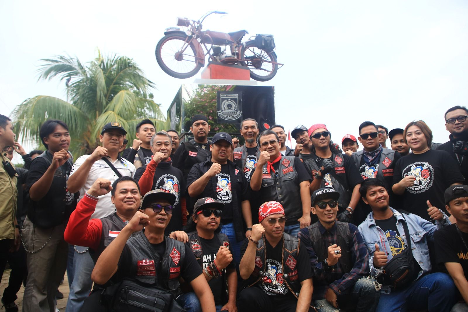 IMG-ratusan-bikers-riding-bersama-di-benteng-kondusif-rangkaian-festival-cisadane