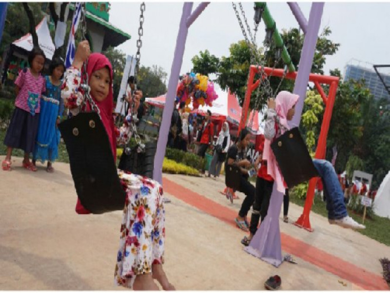 IMG-taman-gajah-kota-tangerang-tak-pernah-sepi-tawa-riang-anak-anak