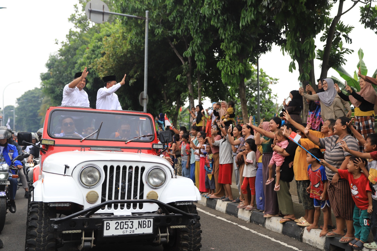 IMG-arief-sachrudin-purnabakti-ribuan-masyarakat-kota-tangerang-ramaikan-konvoi-perpisahan