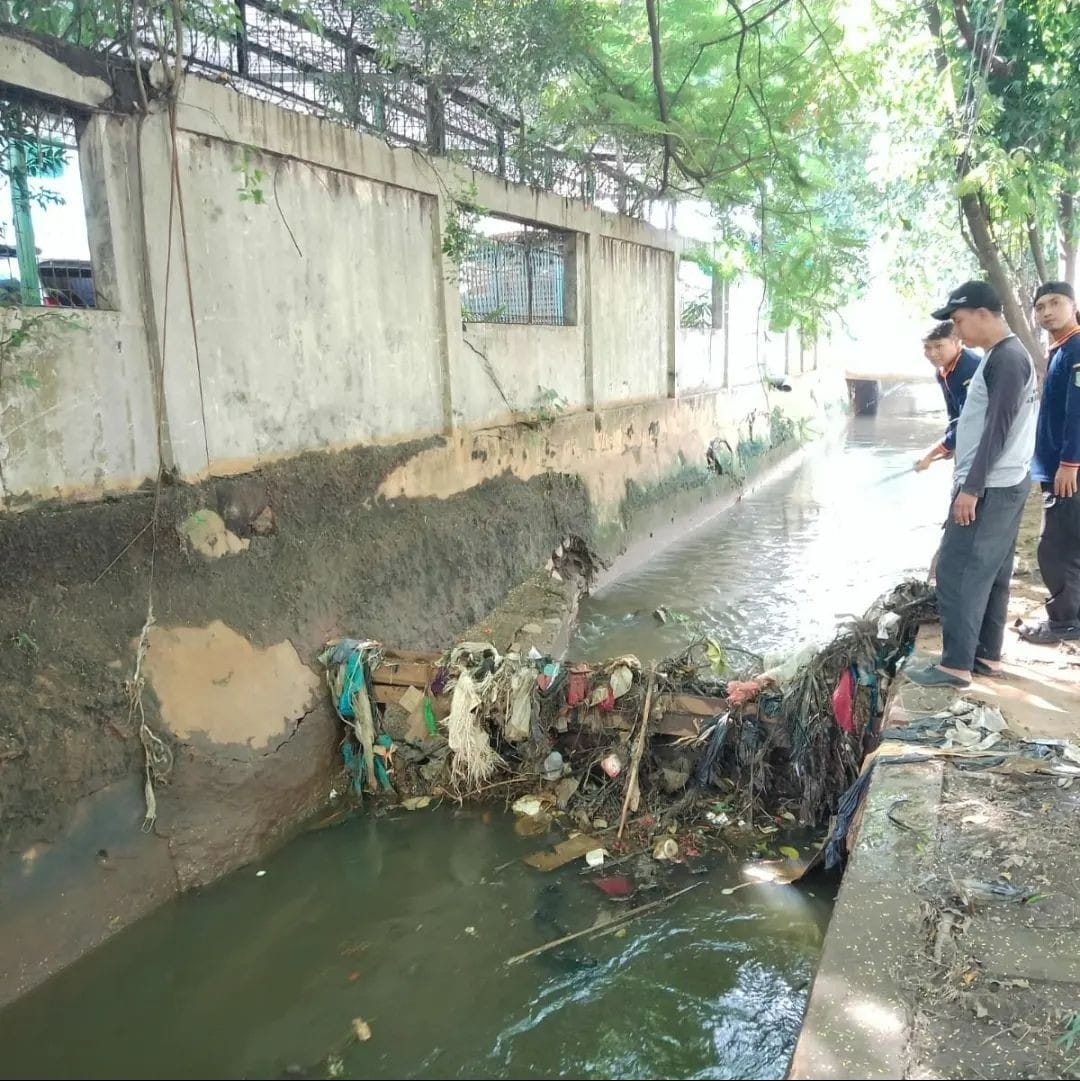 IMG-antisipasi-banjir-kecamatan-jatiuwung-lakukan-normalisasi-kali-sabi