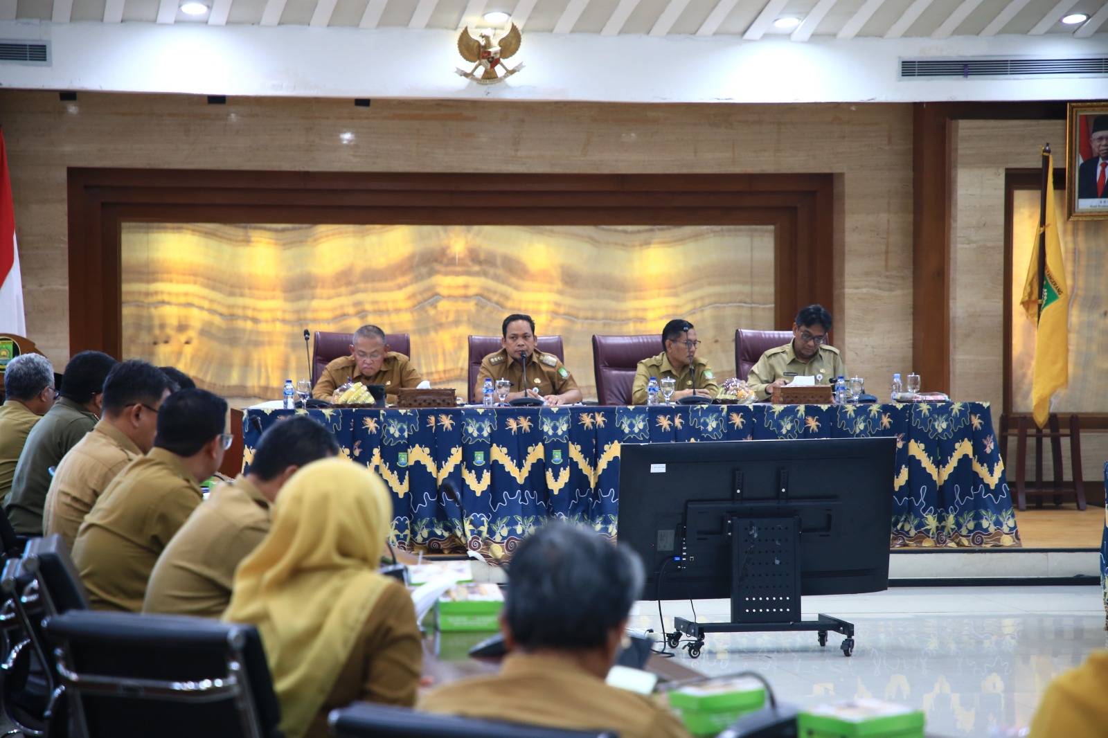 IMG-rapat-evaluasi-kewilayahan-camat-dan-lurah-diminta-jaga-kondusivitas-pemilu-hingga-potensi-banjir-di-kota-tangerang