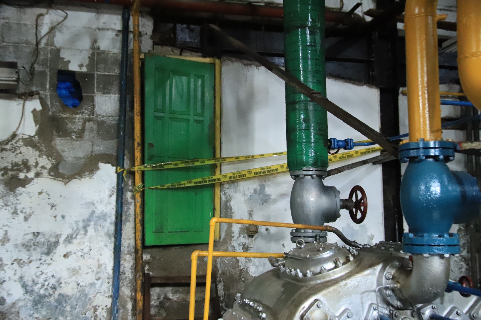 IMG-petugas-bpbd-kota-tangerang-masih-berjibaku-tangani-kebocoran-gas-pabrik-es