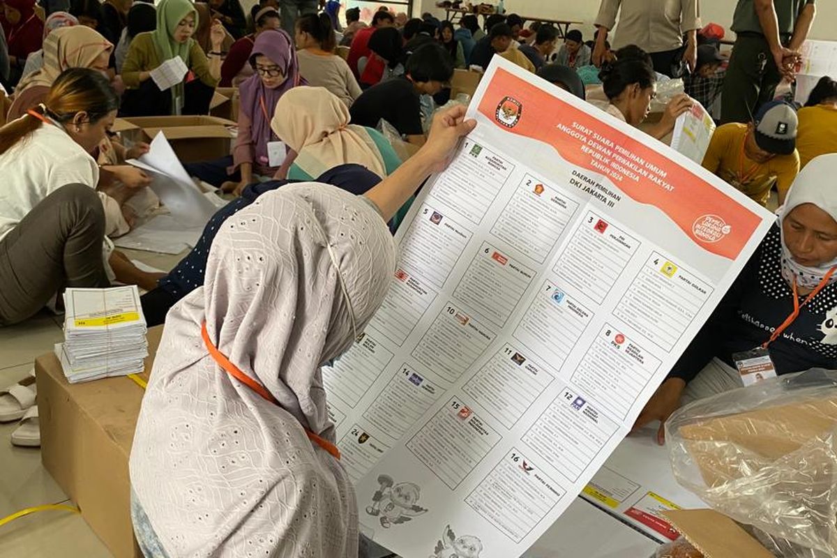 IMG-warga-kota-tangerang-ini-beda-surat-suara-sah-dan-tidak-sah-di-pemilu-2024