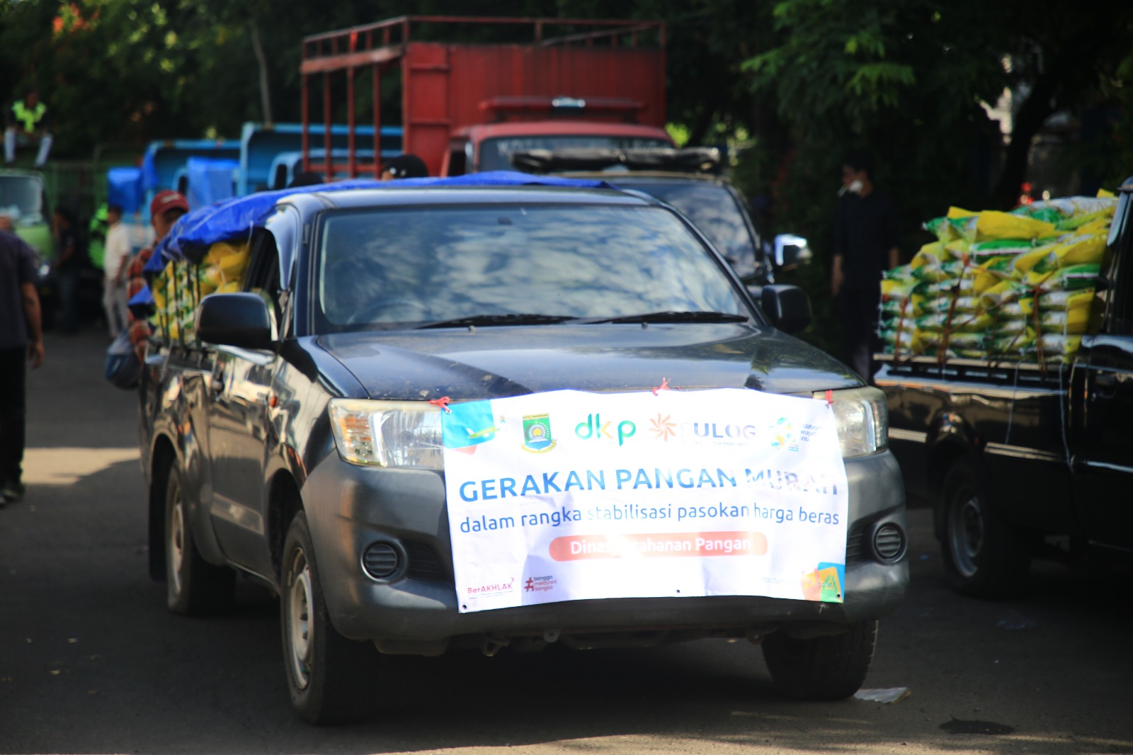 IMG-gerakan-pangan-murah-pemkot-tangerang-sebar-208-ton-beras-sphp-ke-104-kelurahan