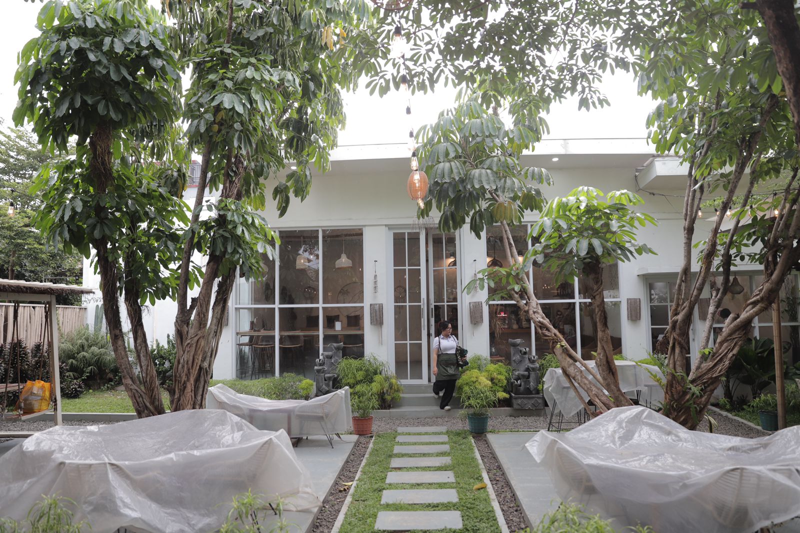 IMG-la-nuna-cafe-resto-hidden-gems-paling-nyaman-di-kota-tangerang