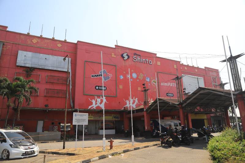 IMG-pedagang-pasar-anyar-kota-tangerang-berangsur-pindah-ke-relokasi-plaza-shinta
