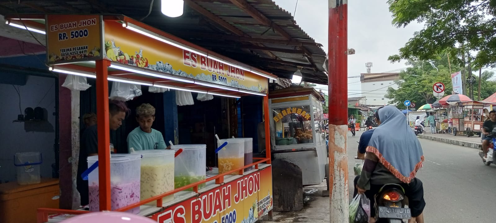 segarnya-es-buah-jhon-referensi-minuman-berbuka-puasa-di-kota-tangerang