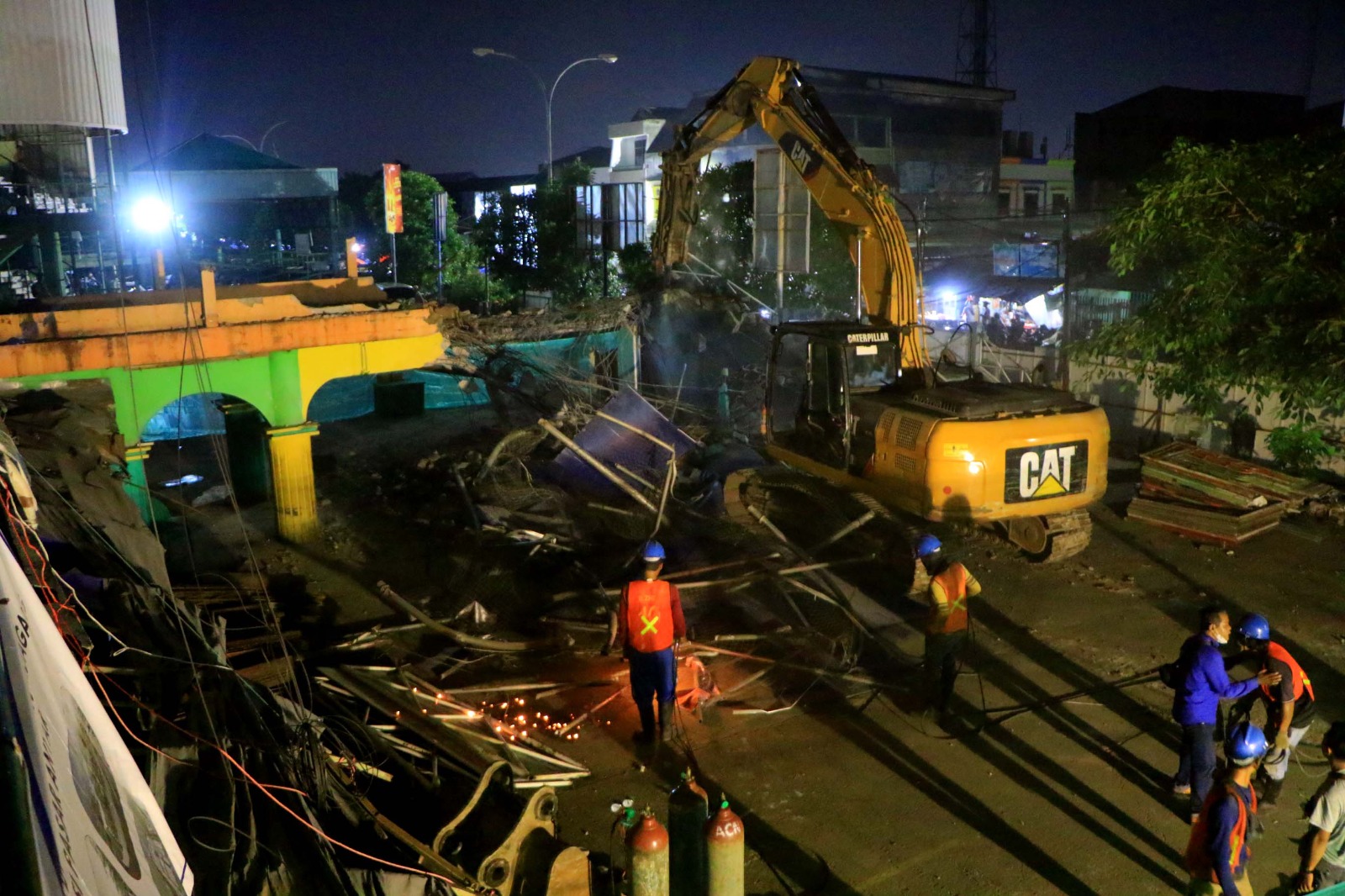 terus-berlanjut-pasar-anyar-kini-masuki-proses-pembongkaran-gedung