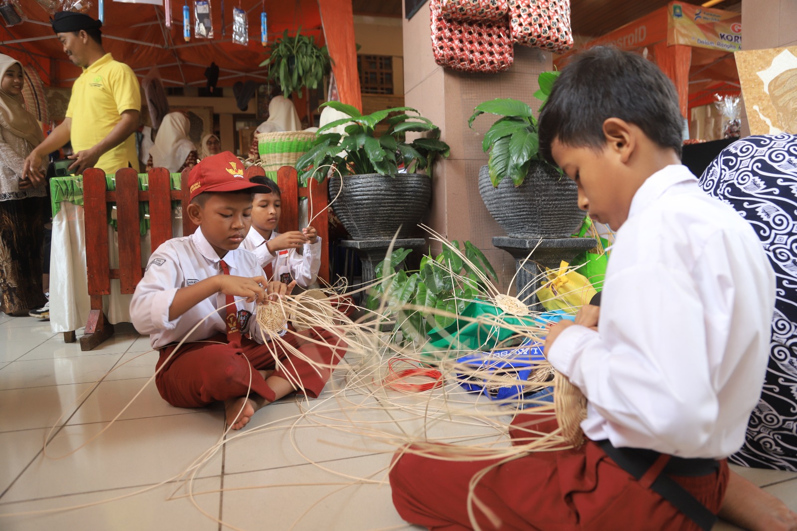 peringati-hari-pendidikan-nasional-di-kota-tangerang-pamerkan-ratusan-karya-siswa