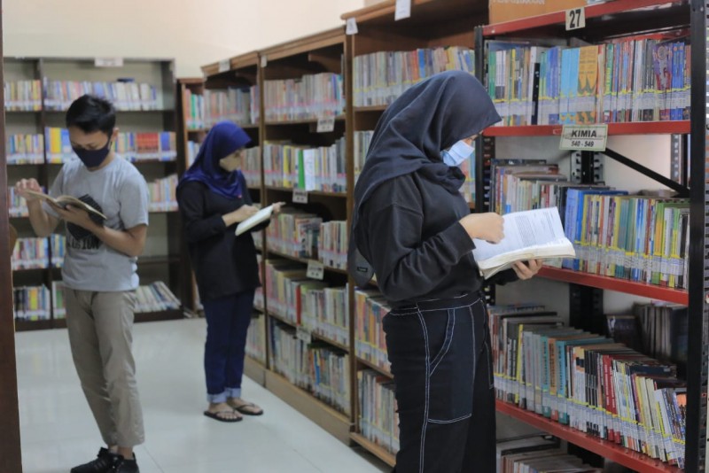 baca-buku-hingga-kerjakan-tugas-dengan-nyaman-di-perpustakaan-daerah-kota-tangerang