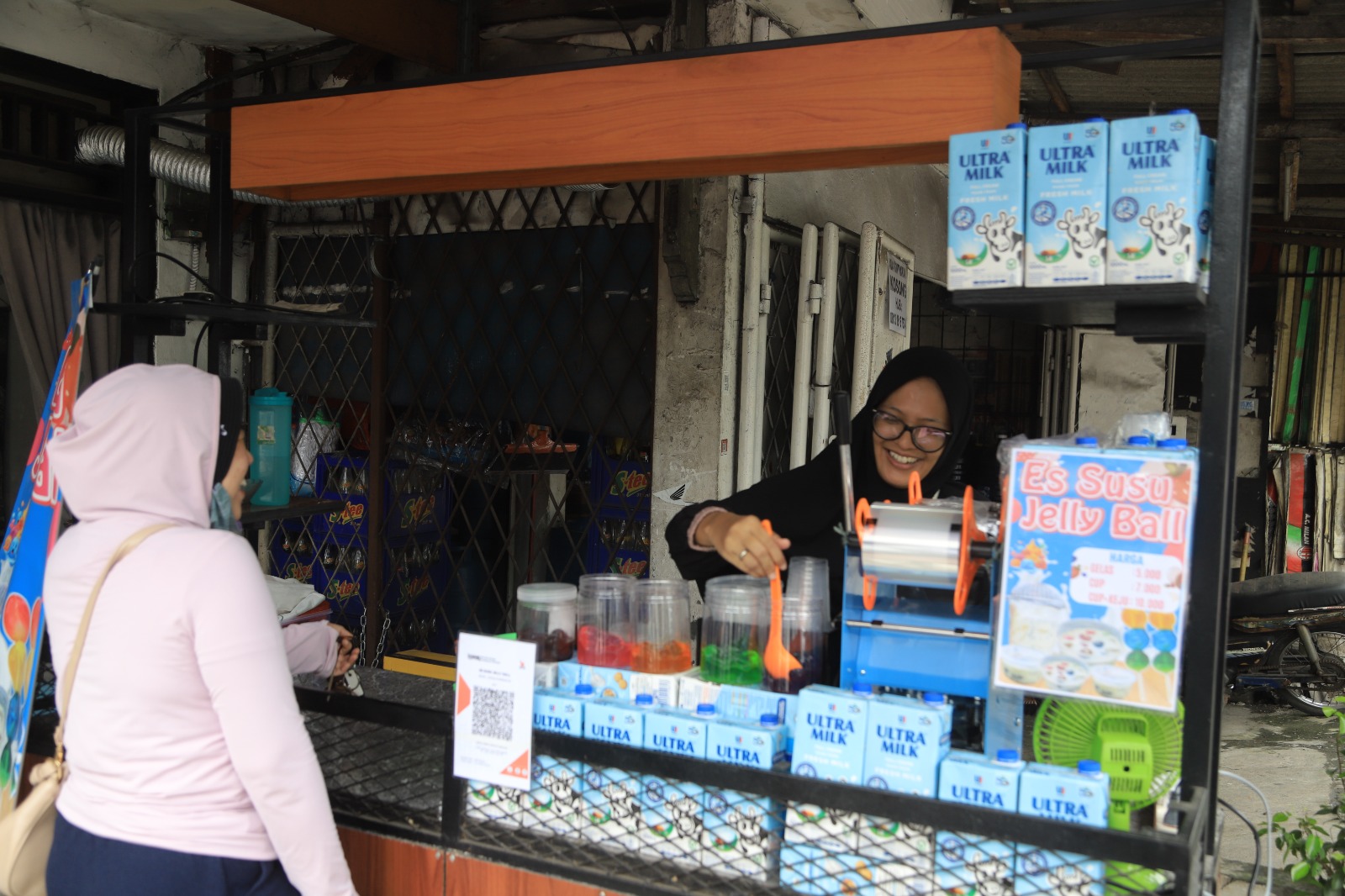 manisnya-es-susu-jelly-ball-jajanan-viral-di-kota-tangerang