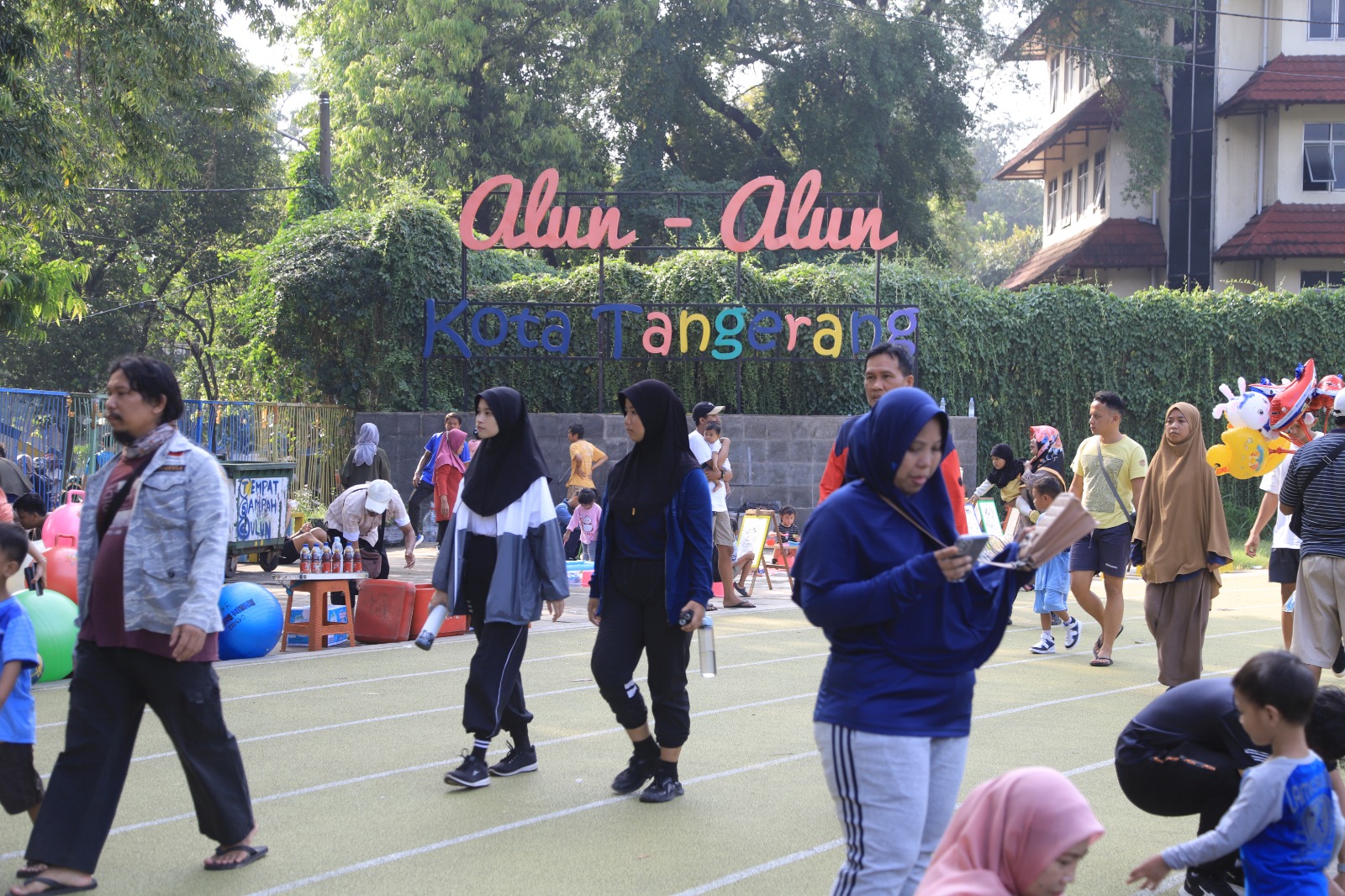 alun-alun-kota-tangerang-jadi-lokasi-favorit-masyarakat-untuk-berolahraga