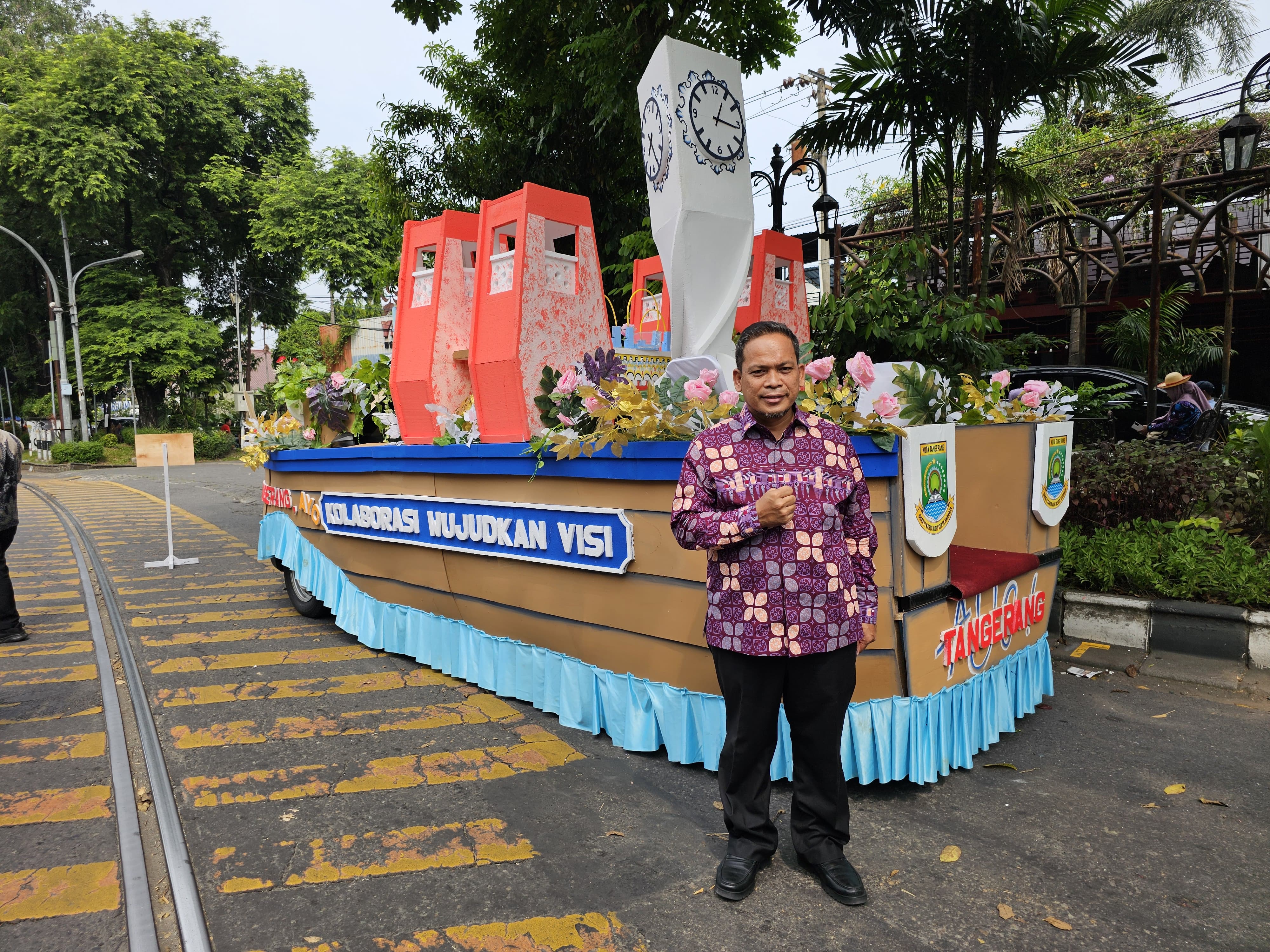 parade-mobil-hias-kota-tangerang-meriahkan-dekranas-2024