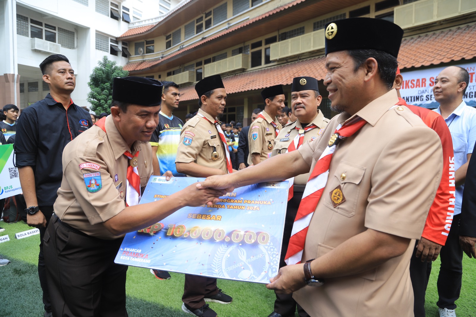 IMG-pemkot-tangerang-salurkan-stimulan-program-pramuka-ke-kwartir-ranting-se-kota-tangerang