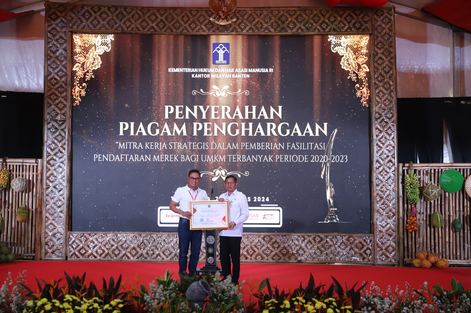 IMG-fasilitasi-hki-2-300-pelaku-umkm-pemkot-tangerang-terima-penghargaan-dari-kemenkumham-wilayah-banten