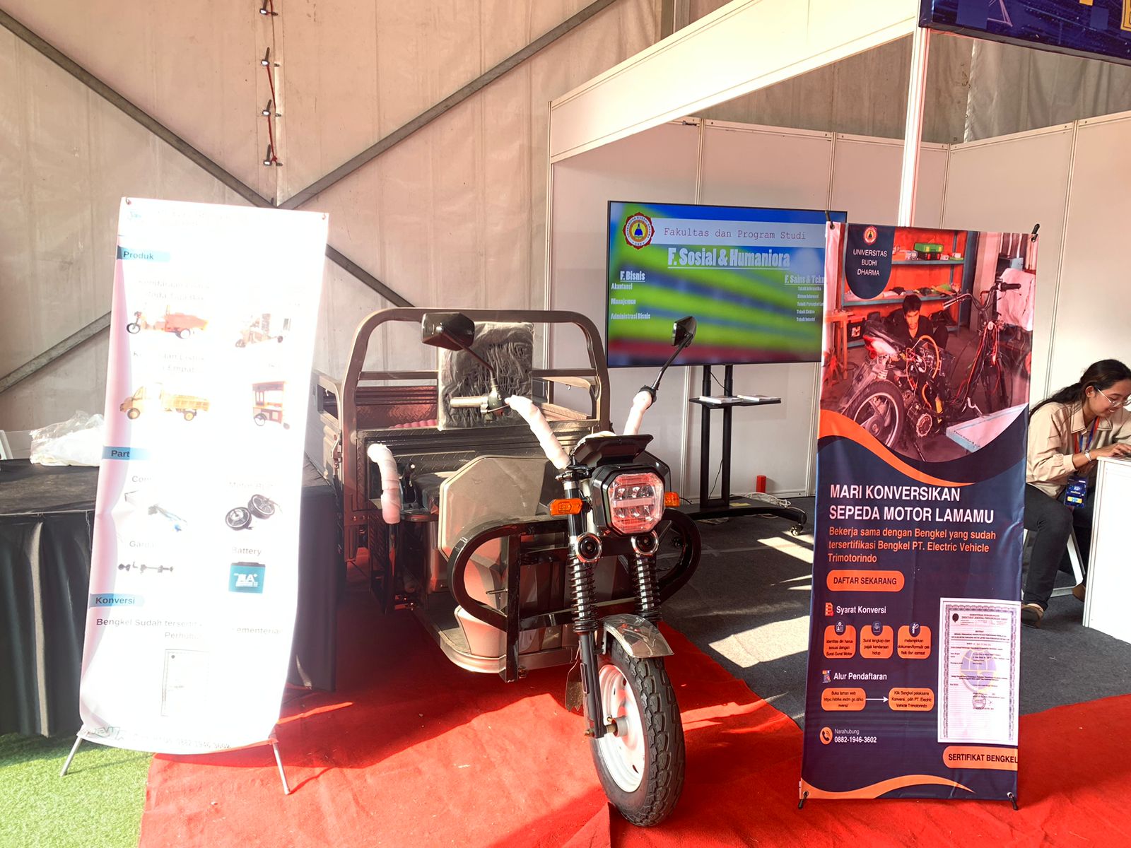 IMG-universitas-budhi-dharma-pamerkan-layanan-konversi-sepeda-motor-listrik-di-tangerang-digital-festival-vol-2