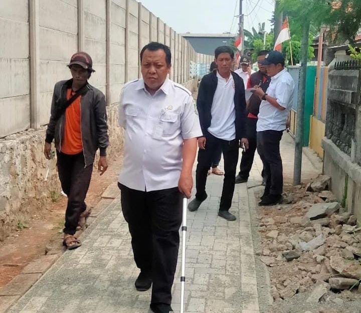 IMG-antisipasi-banjir-kelurahan-karawaci-siap-siaga-membuat-krosing-drainase