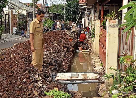 IMG-atasi-permasalahan-banjir-pemkot-tangerang-bangun-drainase-baru-di-kelurahan-karang-timur