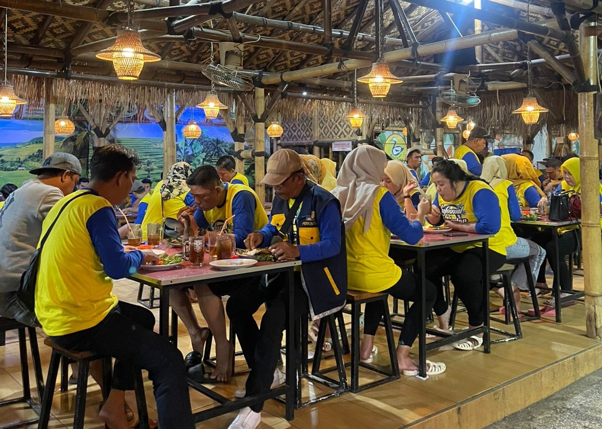 IMG-bebek-kremes-mas-eko-resto-olahan-bebek-legendaris-di-kota-tangerang