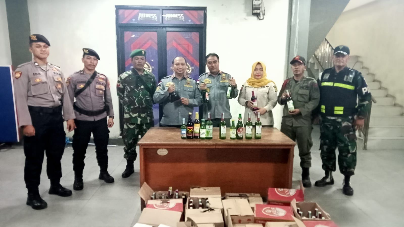 IMG-upaya-penegakan-perda-satpol-pp-kota-tangerang-amankan-246-botol-miras