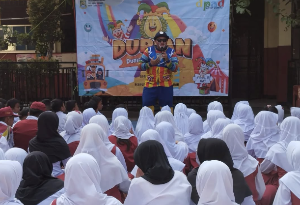 IMG-dpad-kota-tangerang-lakukan-pembinaan-dan-sosialisasi-perpustakaan-digital-ke-sekolah