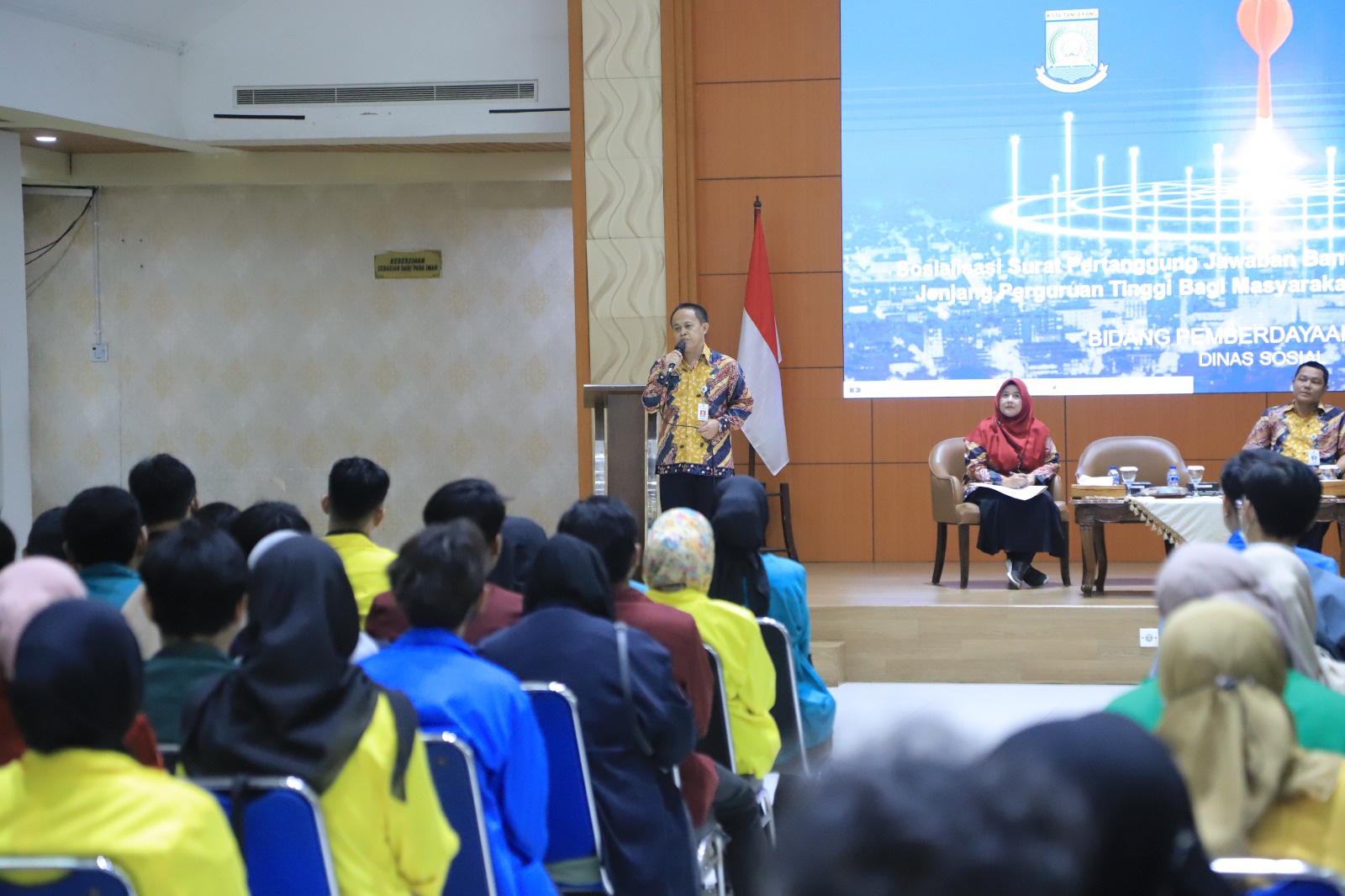 IMG-bansos-biaya-pendidikan-perguruan-tinggi-dari-pemkot-tangerang-siap-disalurkan-ke-337-mahasiswa