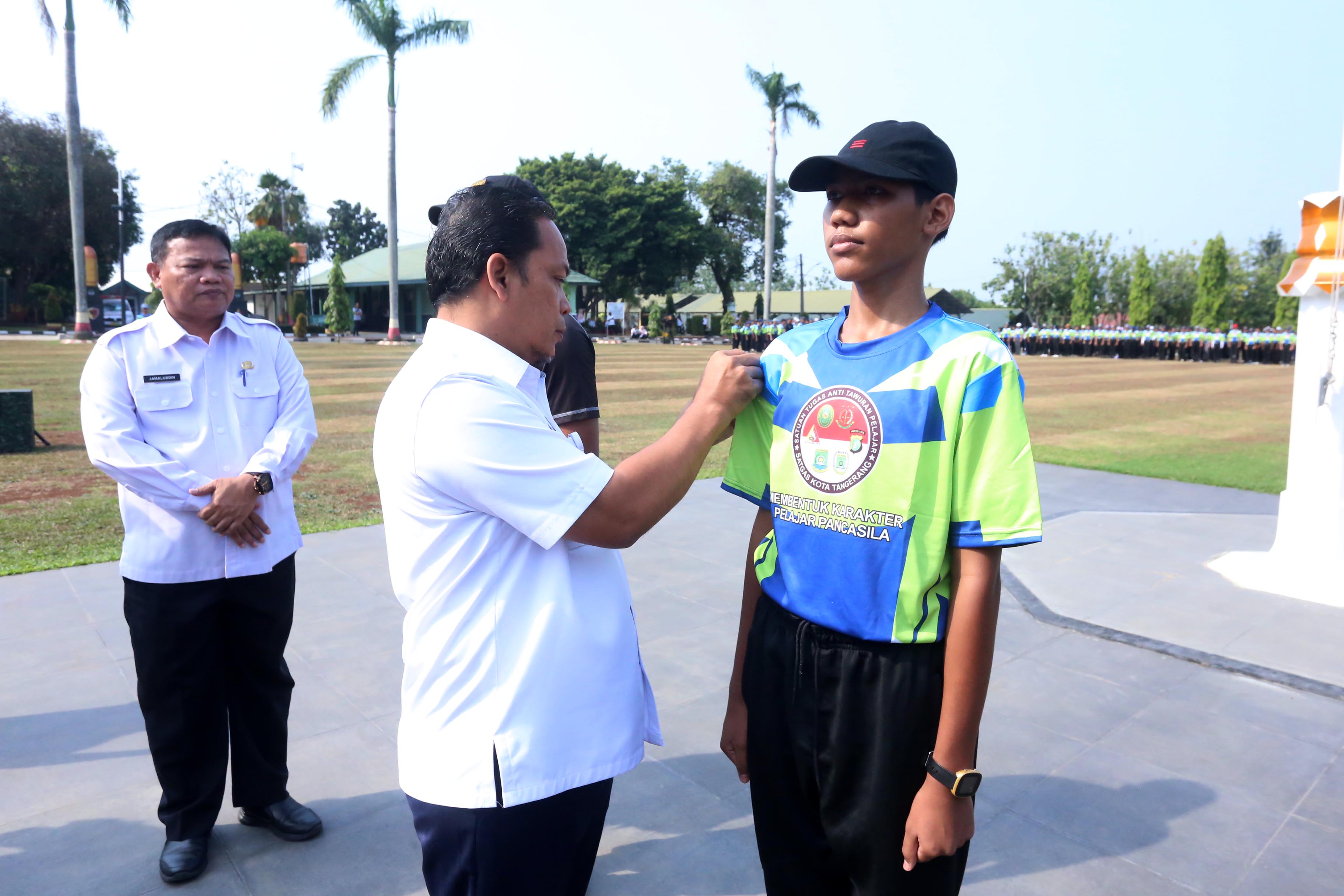 IMG-minimalisir-konflik-antar-pelajar-pemkot-tangerang-ajak-1000-pelajar-ikut-pelatihan-di-markas-tni