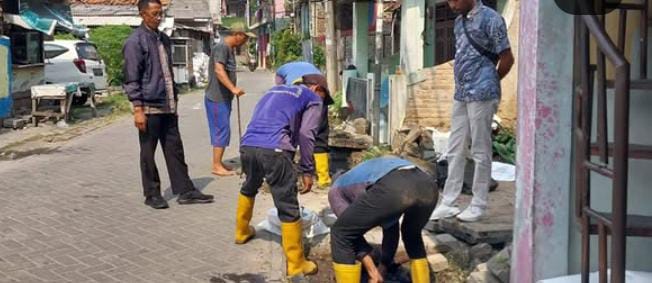 IMG-antisipasi-musim-penghujan-normalisasi-drainase-wilayah-kecamatan-batuceper-terus-dilakukan