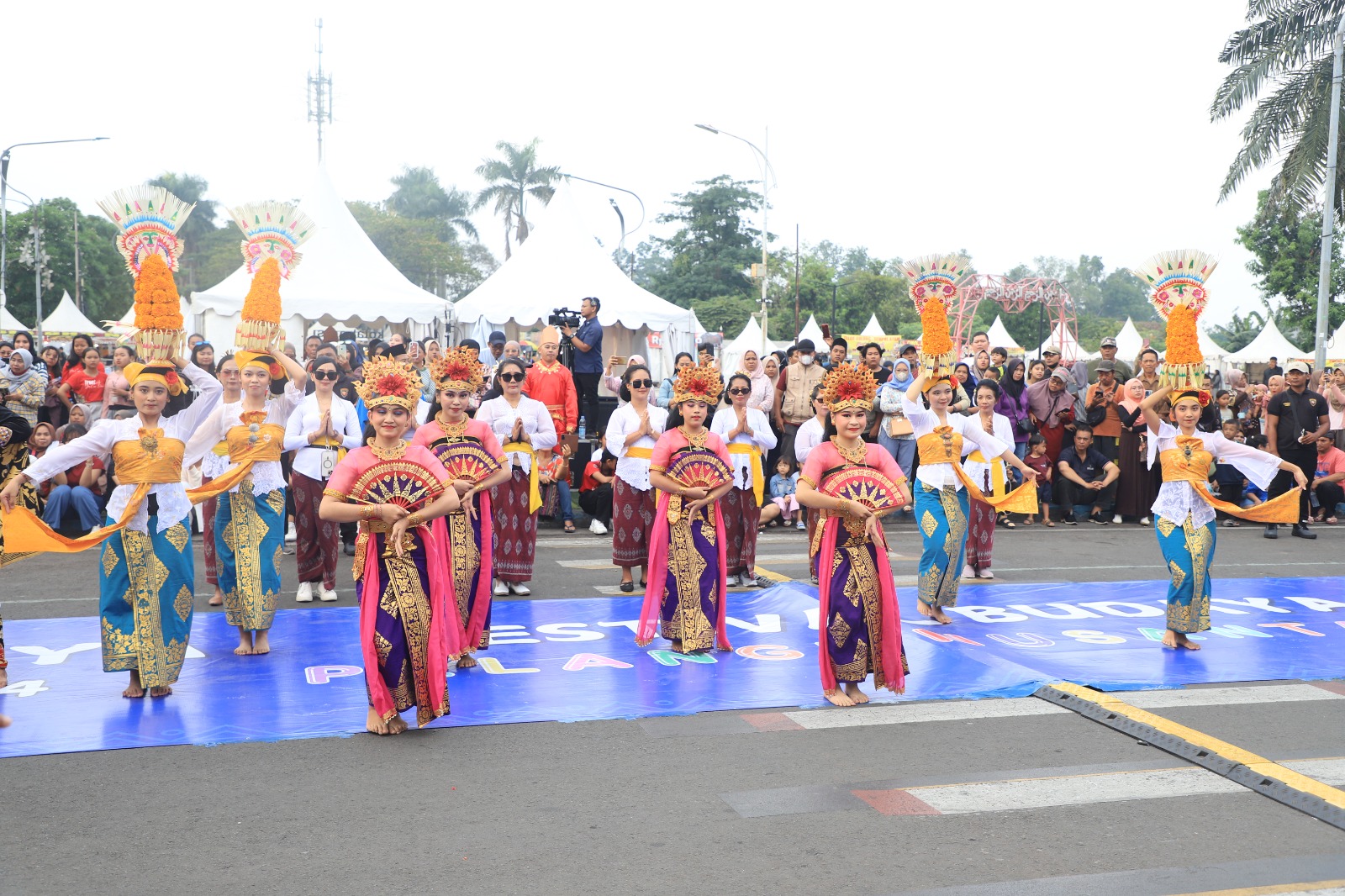 IMG-warna-warni-budaya-indonesia-hadir-di-festival-kebudayaan-kota-tangerang