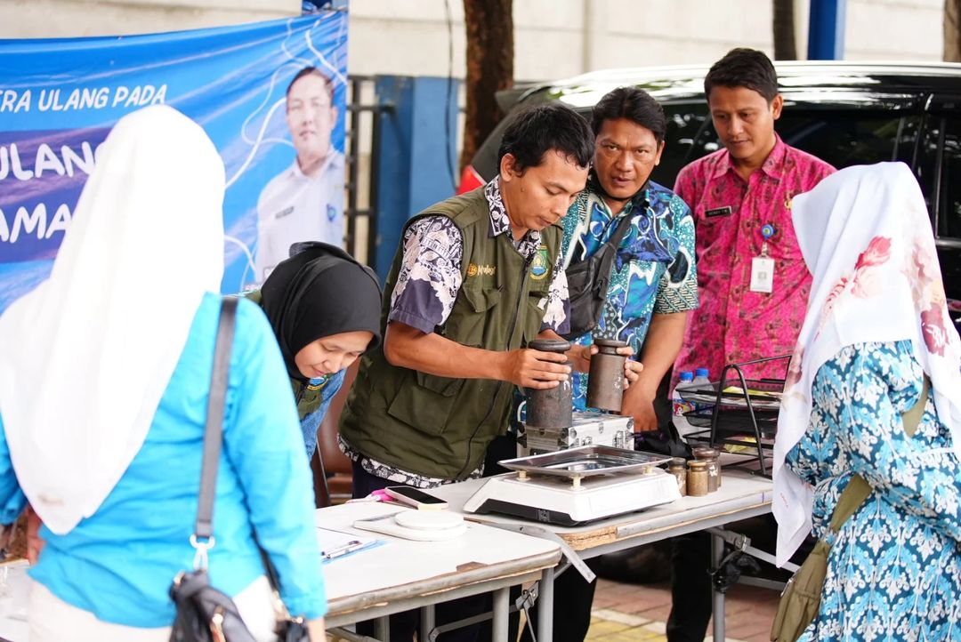 IMG-upt-pelayanan-metrologi-legal-kota-tangerang-lakukan-uji-tera-alat-timbang-di-sejumlah-pasar-tradisional
