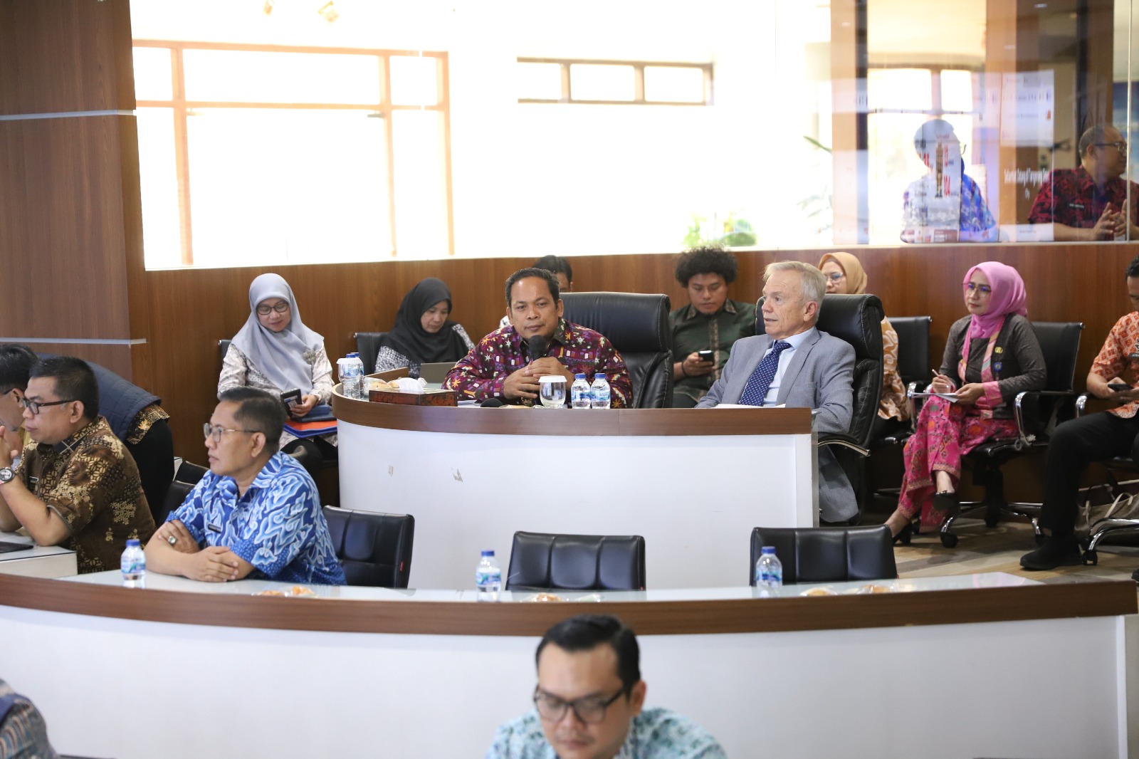IMG-mengenal-pemerintahan-di-kota-halifax-kanada-pemkot-tangerang-gelar-sharing-session-dengan-prof-mark-gilbert