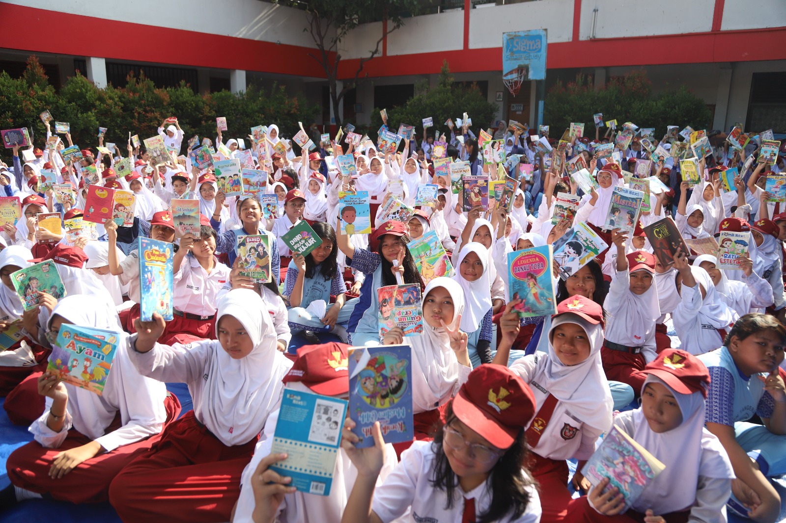 IMG-dpad-sasar-sdn-06-tangerang-dalam-program-dunia-literasi-anak-durian
