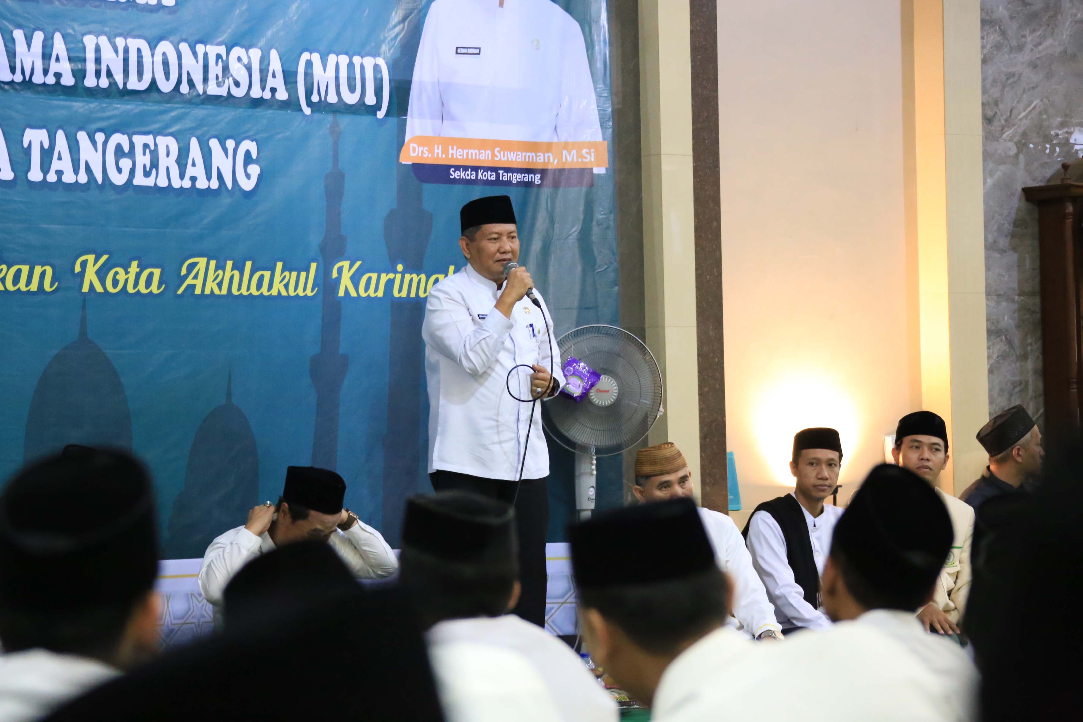 IMG-di-pengajian-bulanan-sekda-ajak-warga-jaga-kondusivitas-dan-sukseskan-pilkada