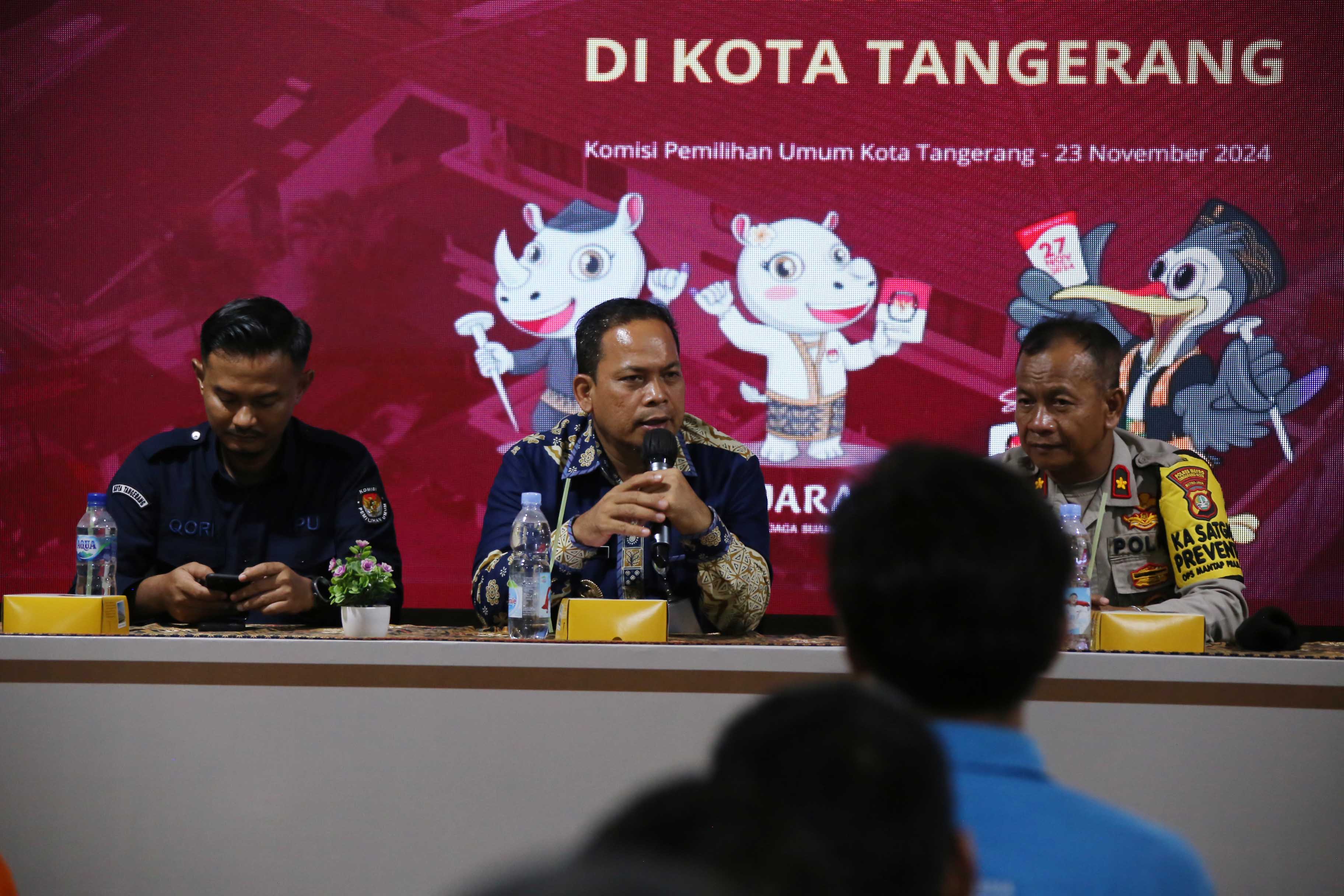 IMG-memasuki-masa-tenang-dan-jaga-keindahan-kota-dr-nurdin-ajak-paslon-dan-timnya-turut-bersihkan-apk