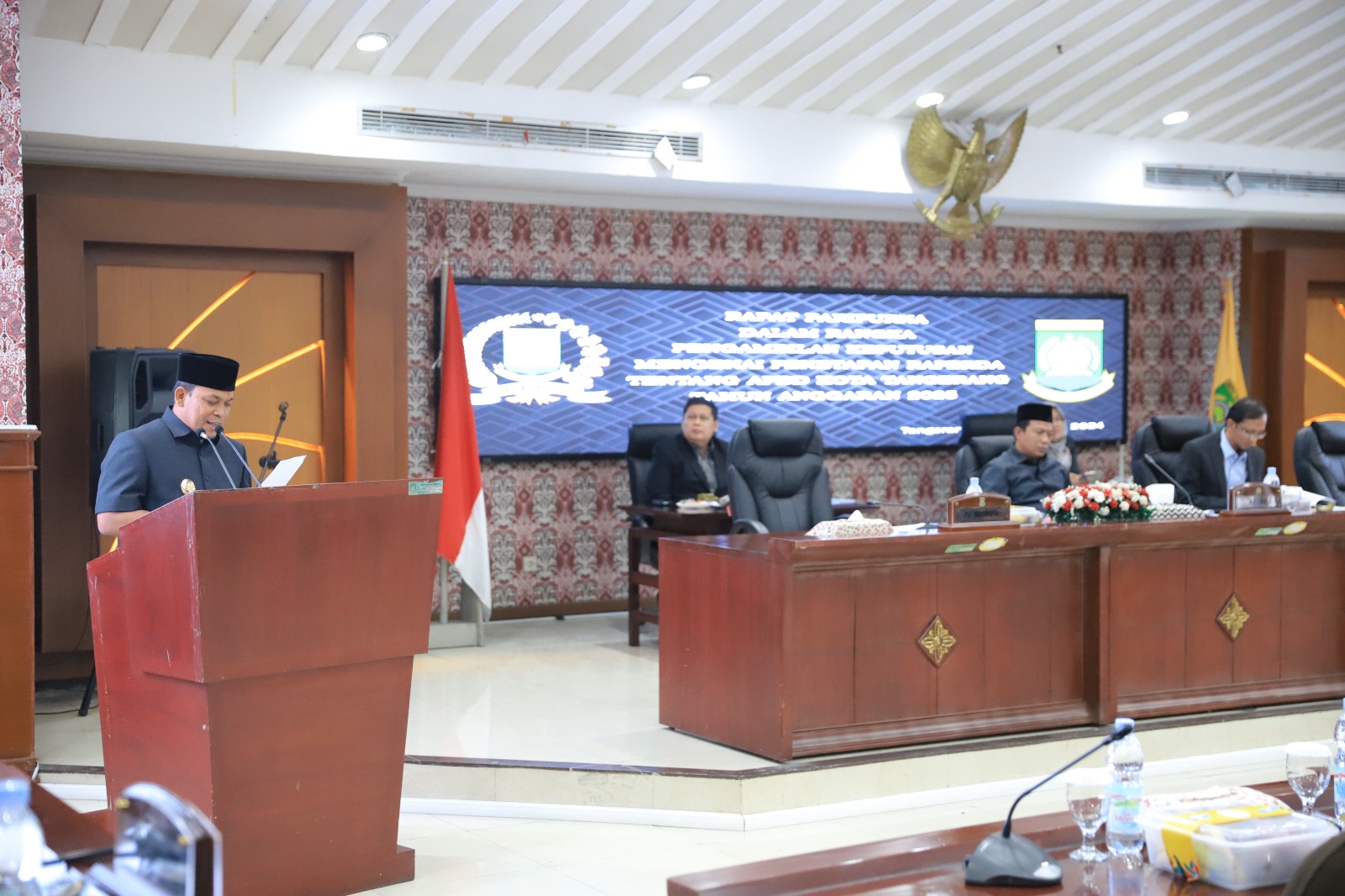 IMG-rapat-paripurna-raperda-apbd-kota-tangerang-2025-pemkot-siap-maksimalkan-sektor-prioritas