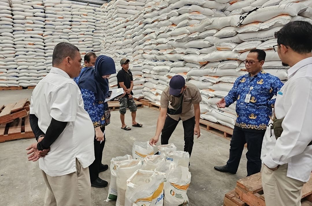 IMG-jelang-akhir-tahun-pemkot-tangerang-periksa-kualitas-beras-bantuan-pangan-tahap-iii