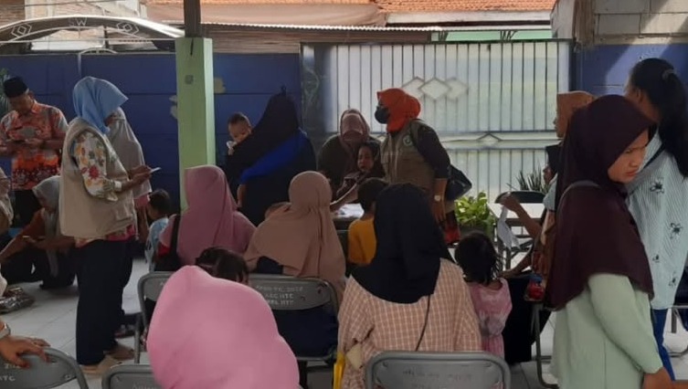 IMG-bansos-keluarga-balita-risiko-stunting-terus-disalurkan-warga-akui-merasa-diperhatikan